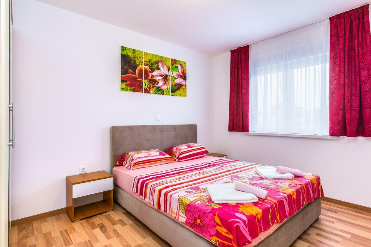 Dragan K3 Hotell Medulin Eksteriør bilde